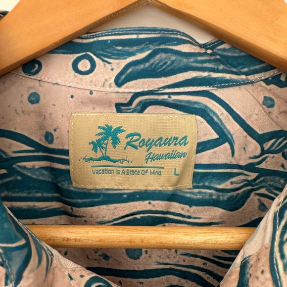 Royana Hawaiian Shark Tattoo Graphic Button Up Shirt Size L - Picture 2 of 4